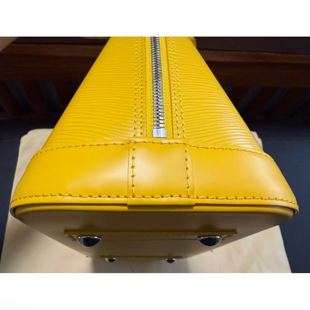 Louis Vuitton LV Alma PM Epi Leather Handbag Satchel - Yellow / Citron - Picture 10 of 13